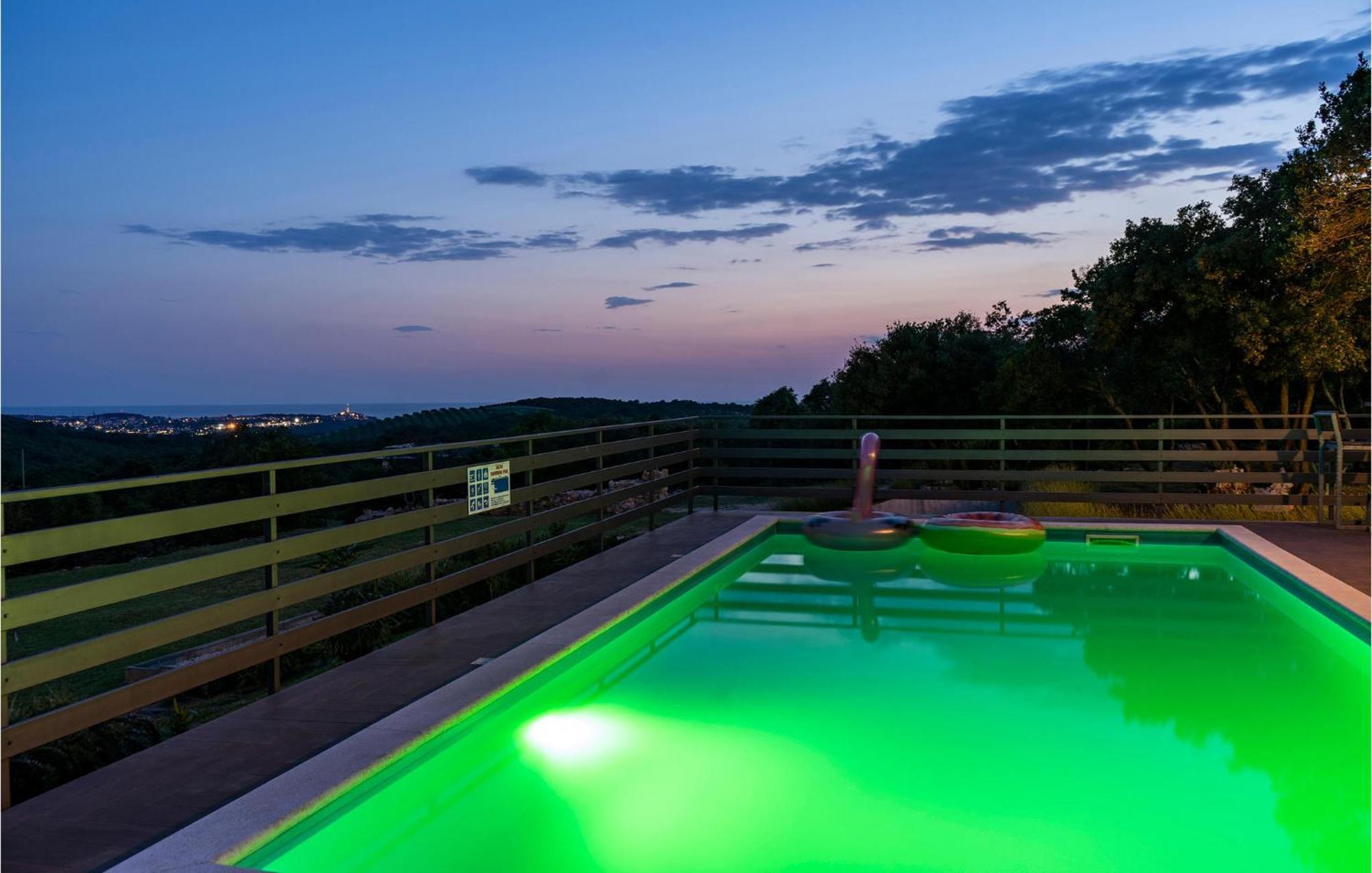 Lovely In With Kitchen Rovinj